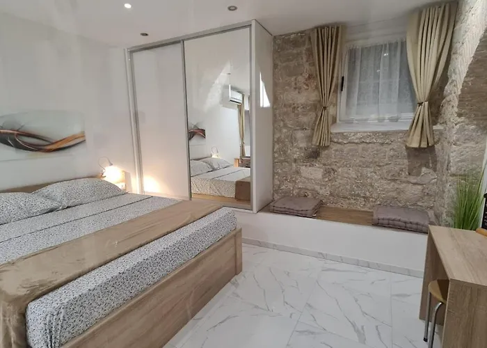 Tales Of Split, Stay In City Center, 100M From Sea Διαμέρισμα *